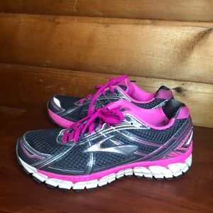 Brooks GTS 10B